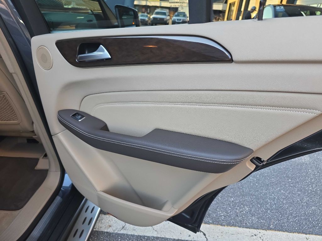 2013 Mercedes-Benz M-Class Image 22