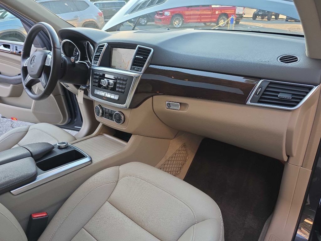2013 Mercedes-Benz M-Class Image 24