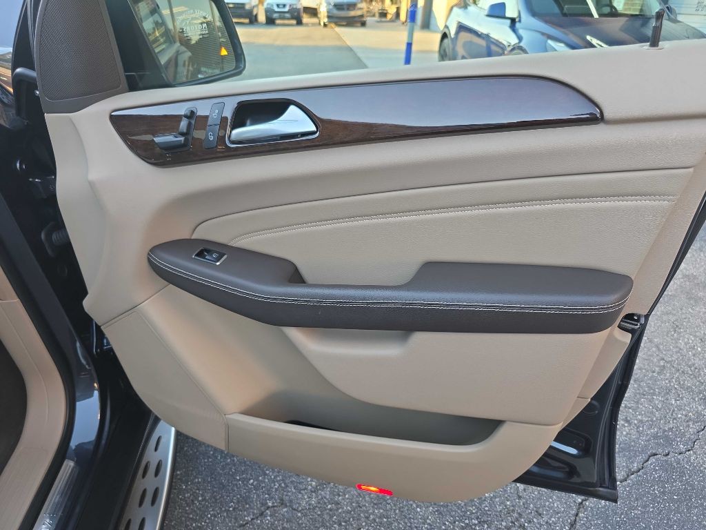 2013 Mercedes-Benz M-Class Image 26