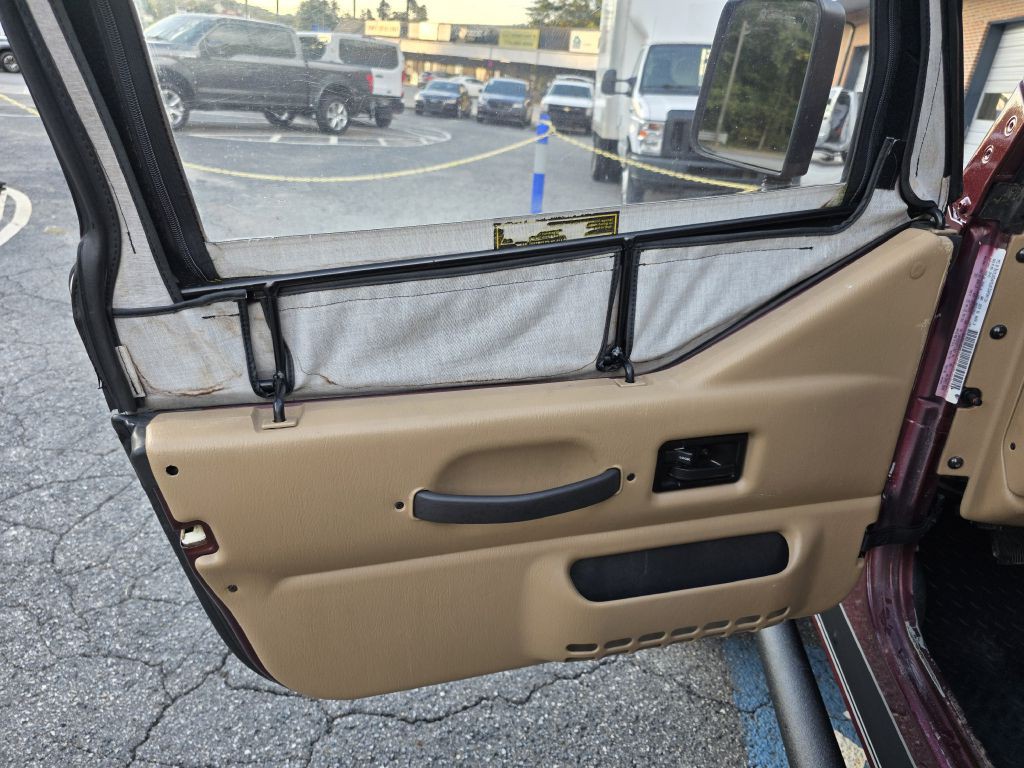 2002 Jeep Wrangler Image 12