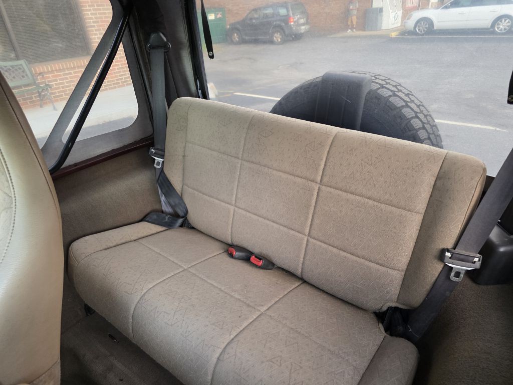 2002 Jeep Wrangler Image 17
