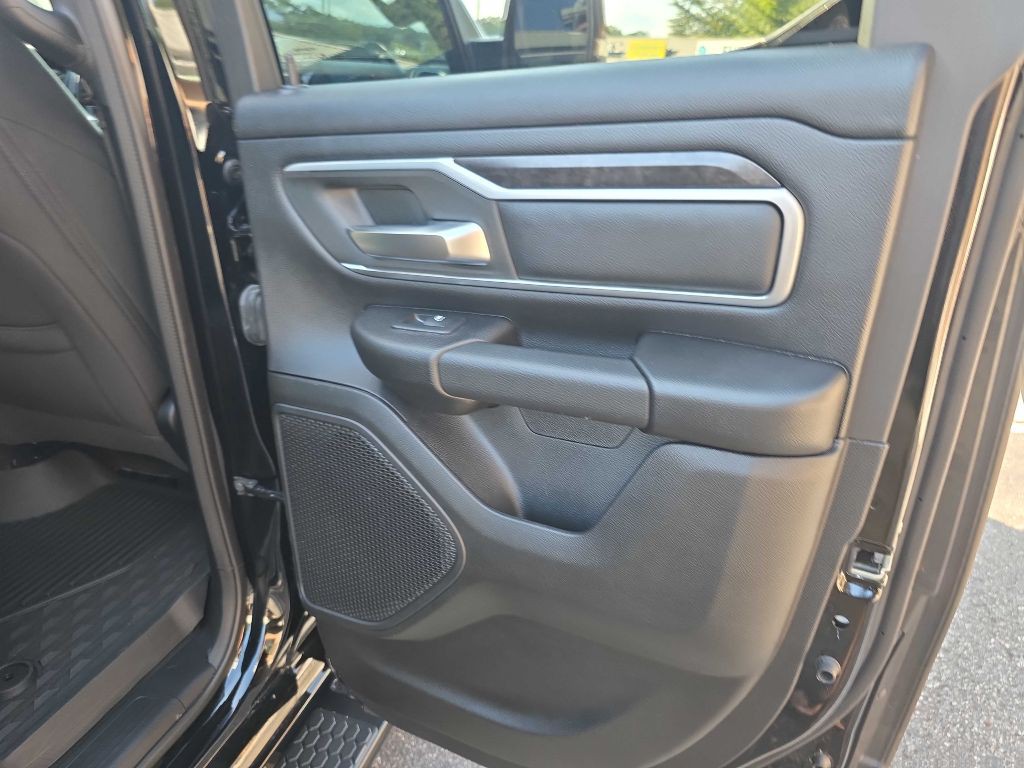 2023 RAM 1500 Image 25