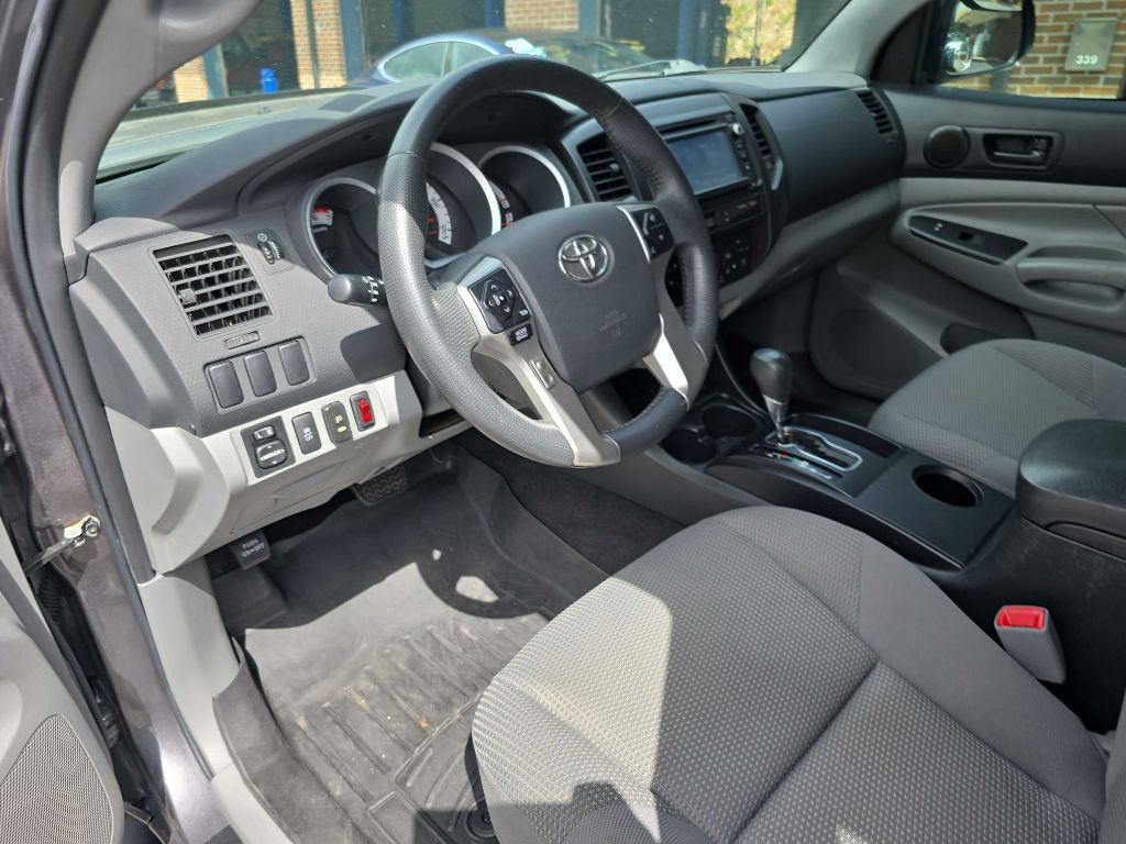 2014 Toyota Tacoma Image 9