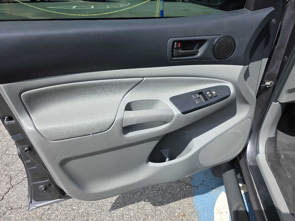 2014 Toyota Tacoma Image 11