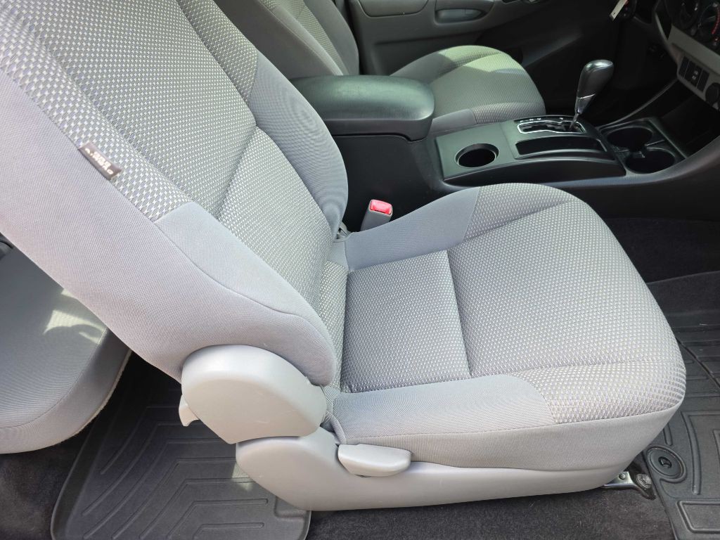 2014 Toyota Tacoma Image 19