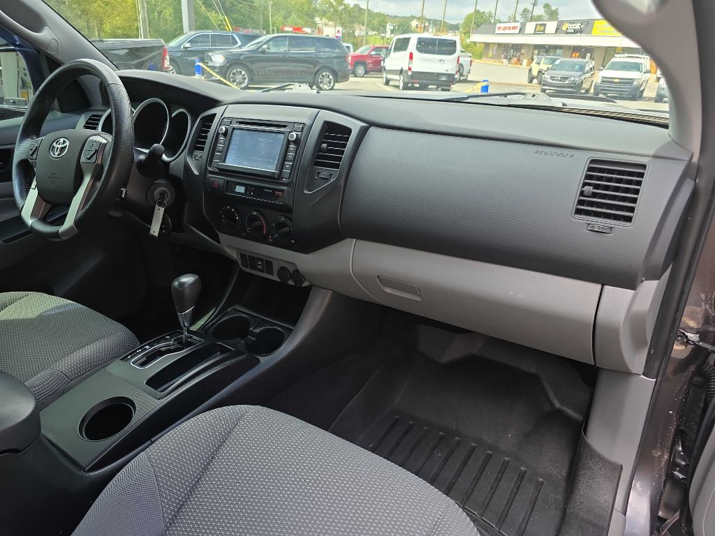 2014 Toyota Tacoma Image 20