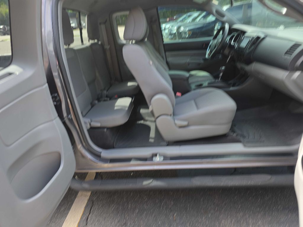 2014 Toyota Tacoma Image 22