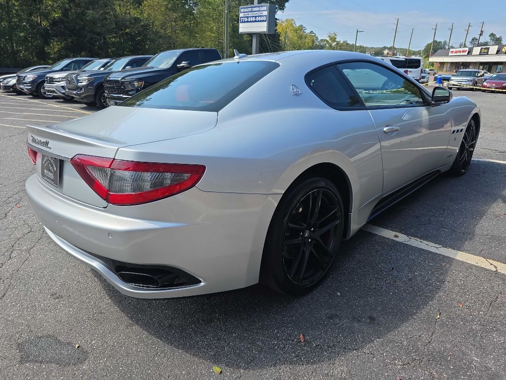 2016 Maserati GranTurismo Image 2