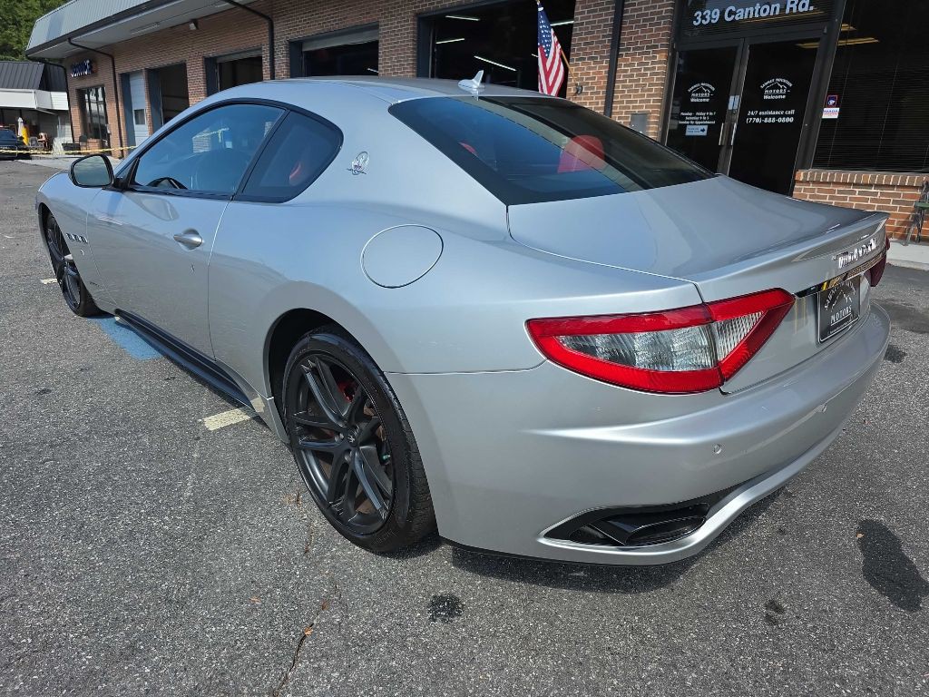 2016 Maserati GranTurismo Image 3