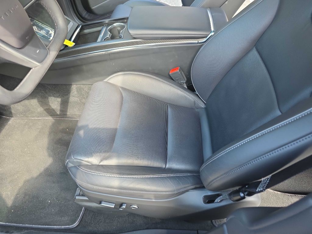 2022 Tesla Model X Image 13