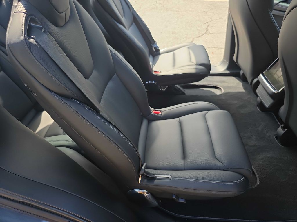 2022 Tesla Model X Image 22