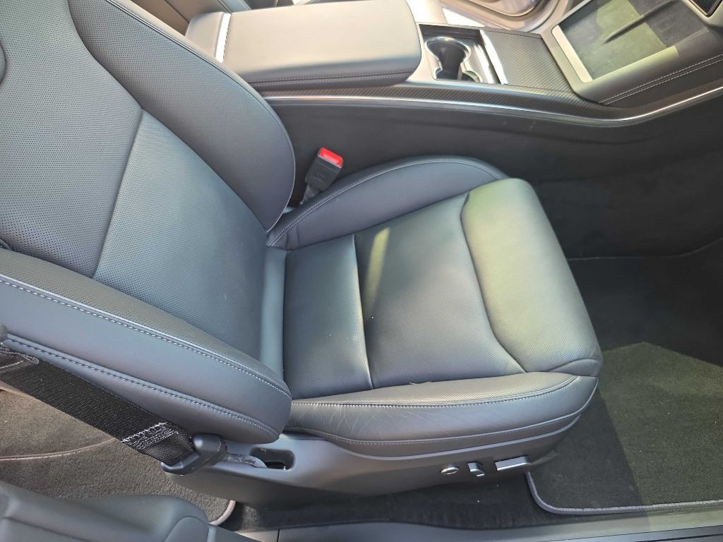 2022 Tesla Model X Image 24