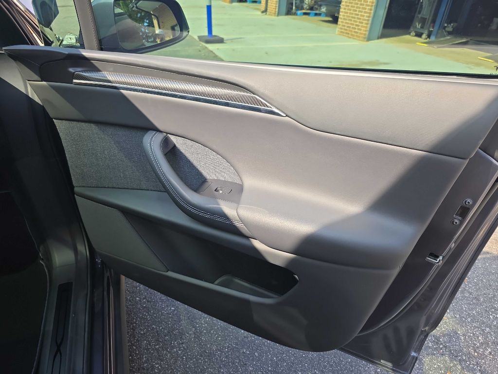 2022 Tesla Model X Image 26