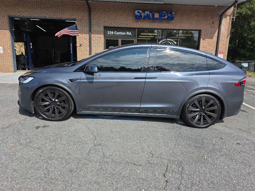 2022 Tesla Model X Image 2