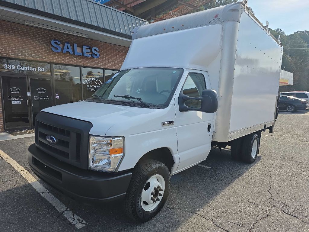 2018 Ford Econoline Image 1