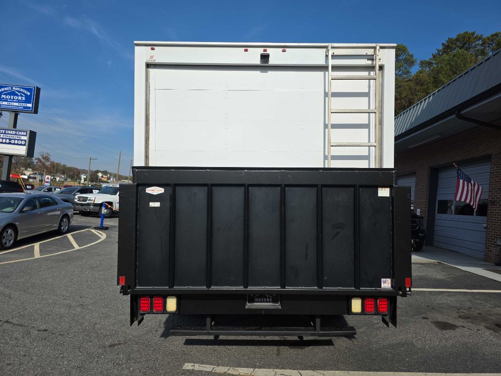 2018 Ford Econoline Image 4