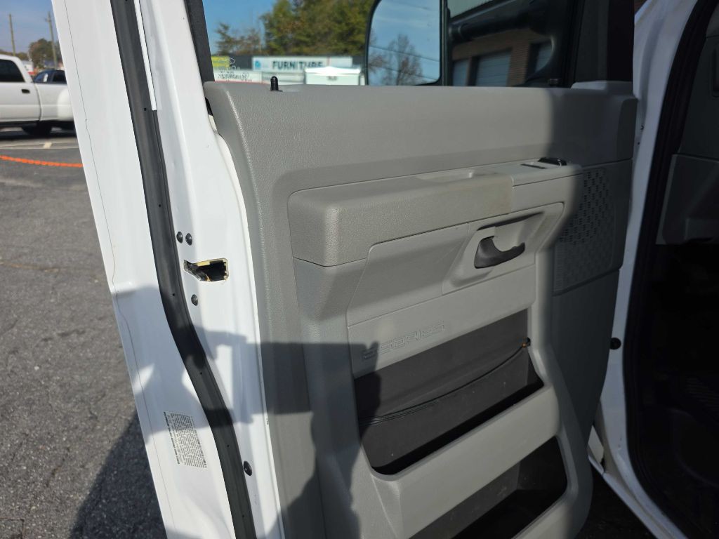 2018 Ford Econoline Image 13