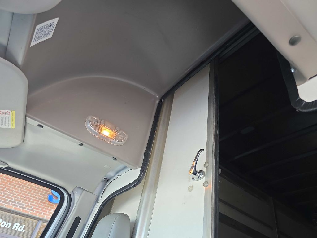 2018 Ford Econoline Image 15