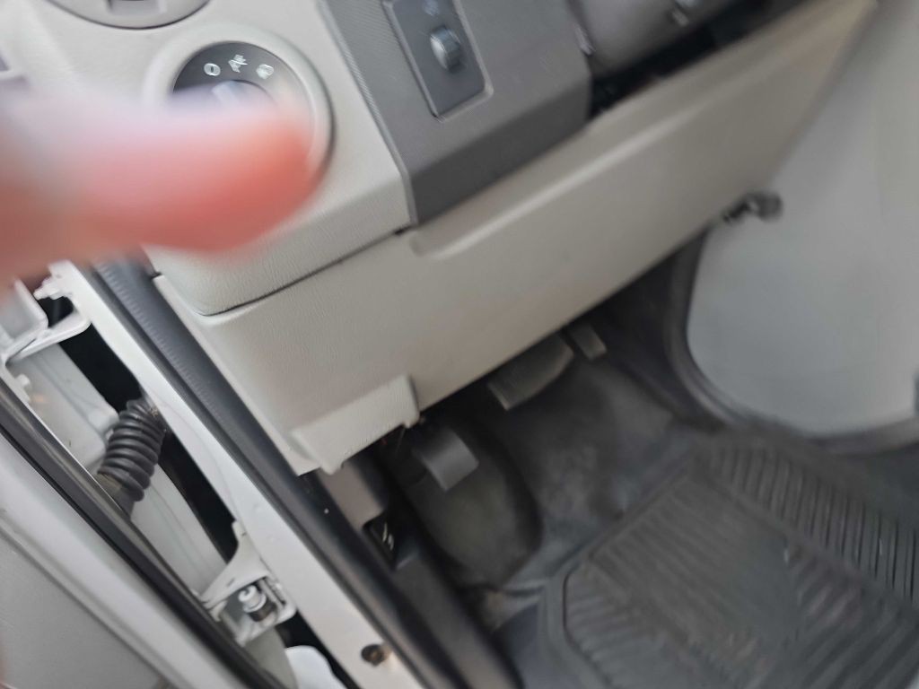 2018 Ford Econoline Image 16