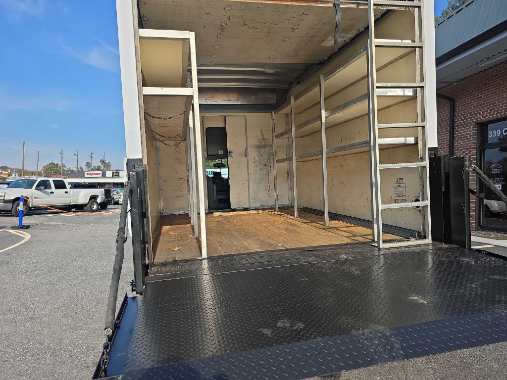 2018 Ford Econoline Image 17