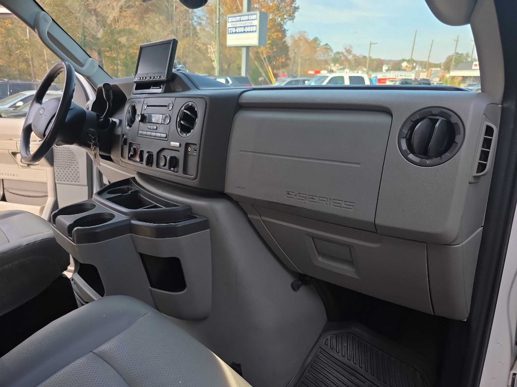 2018 Ford Econoline Image 20