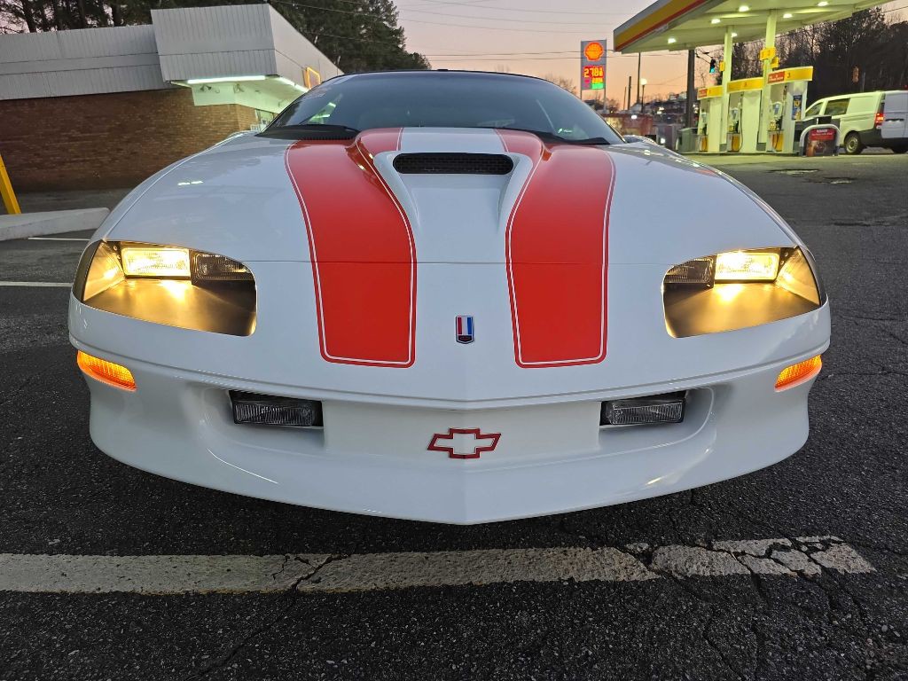 1997 Chevrolet Camaro Image 8
