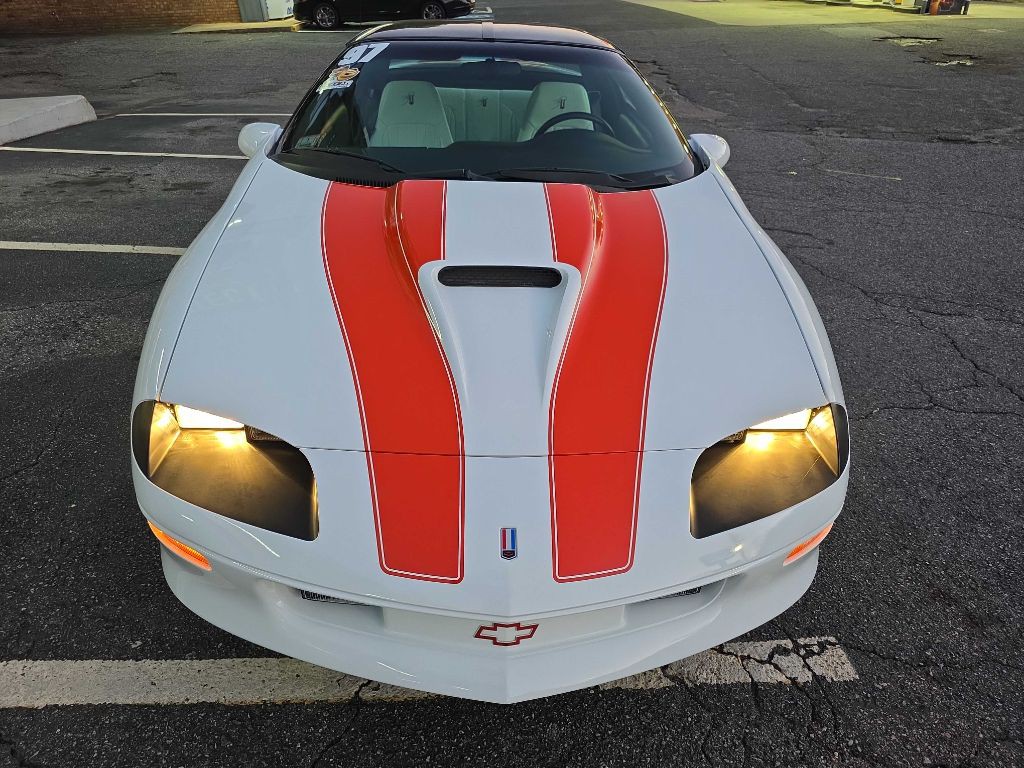 1997 Chevrolet Camaro Image 9