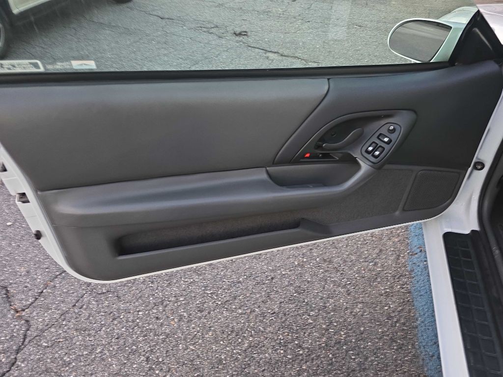 1997 Chevrolet Camaro Image 15