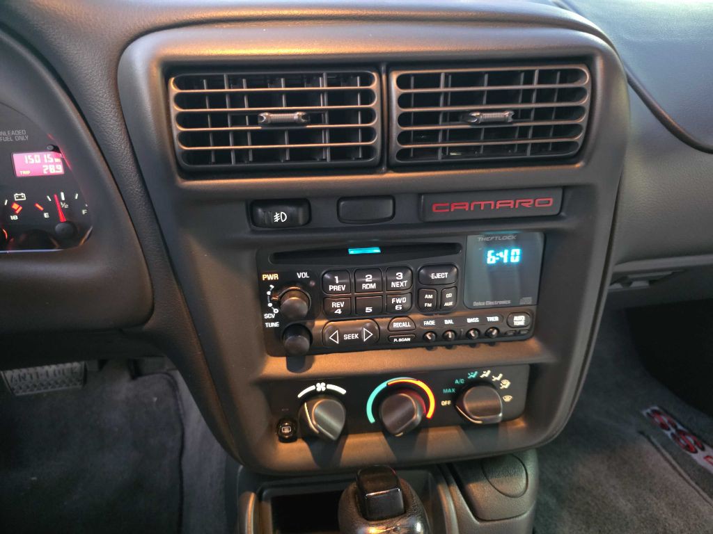 1997 Chevrolet Camaro Image 19