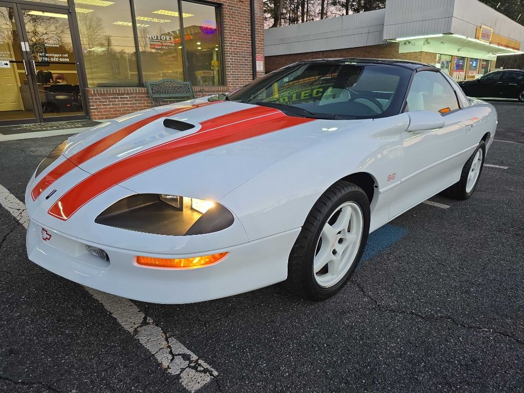1997 Chevrolet Camaro Image 1
