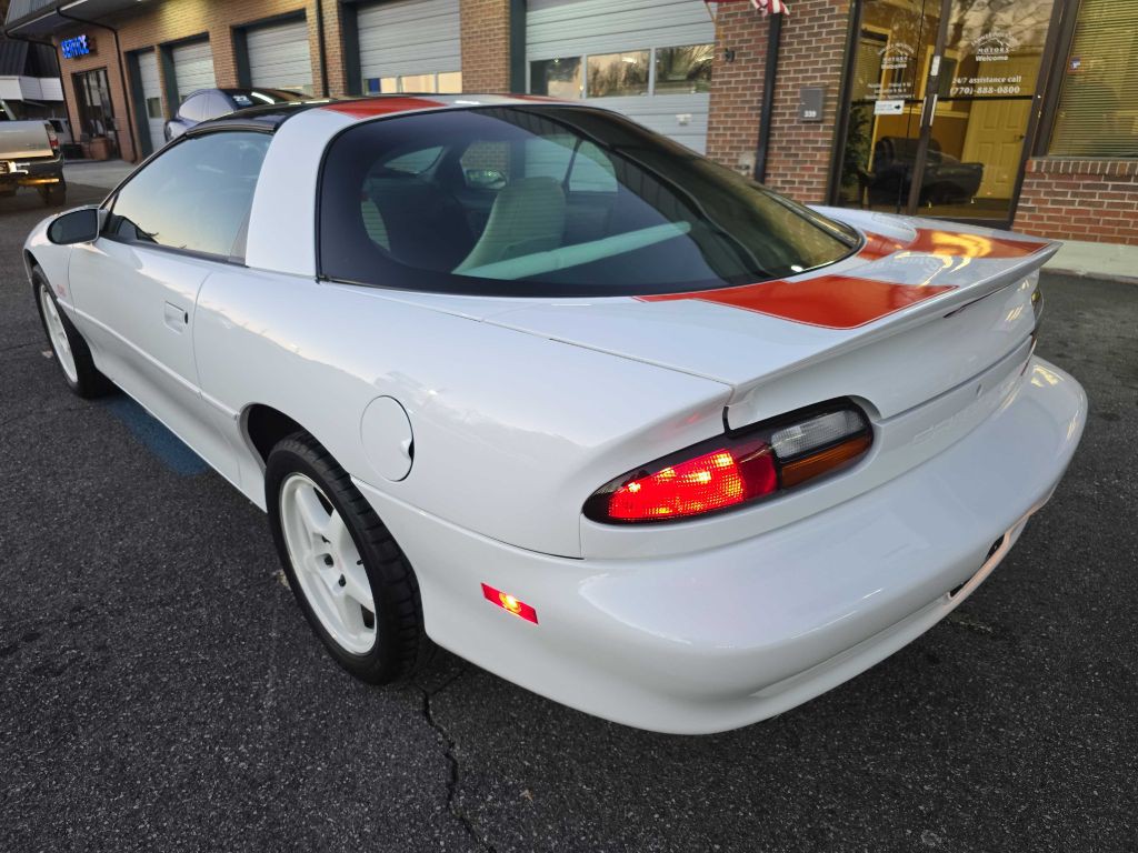 1997 Chevrolet Camaro Image 3