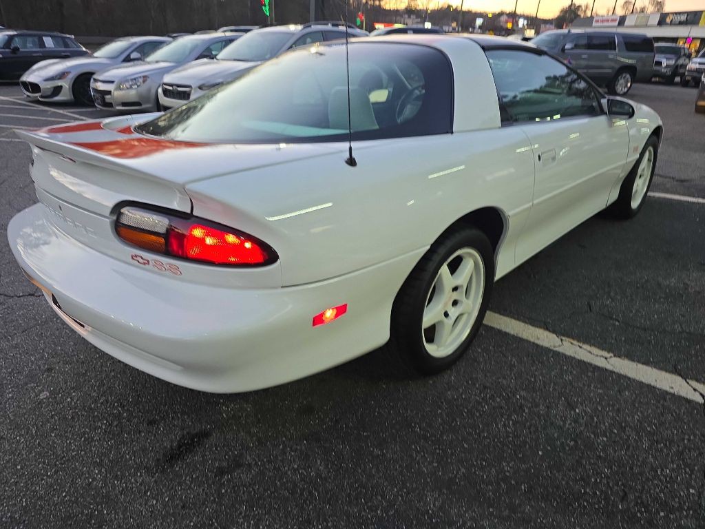 1997 Chevrolet Camaro Image 5