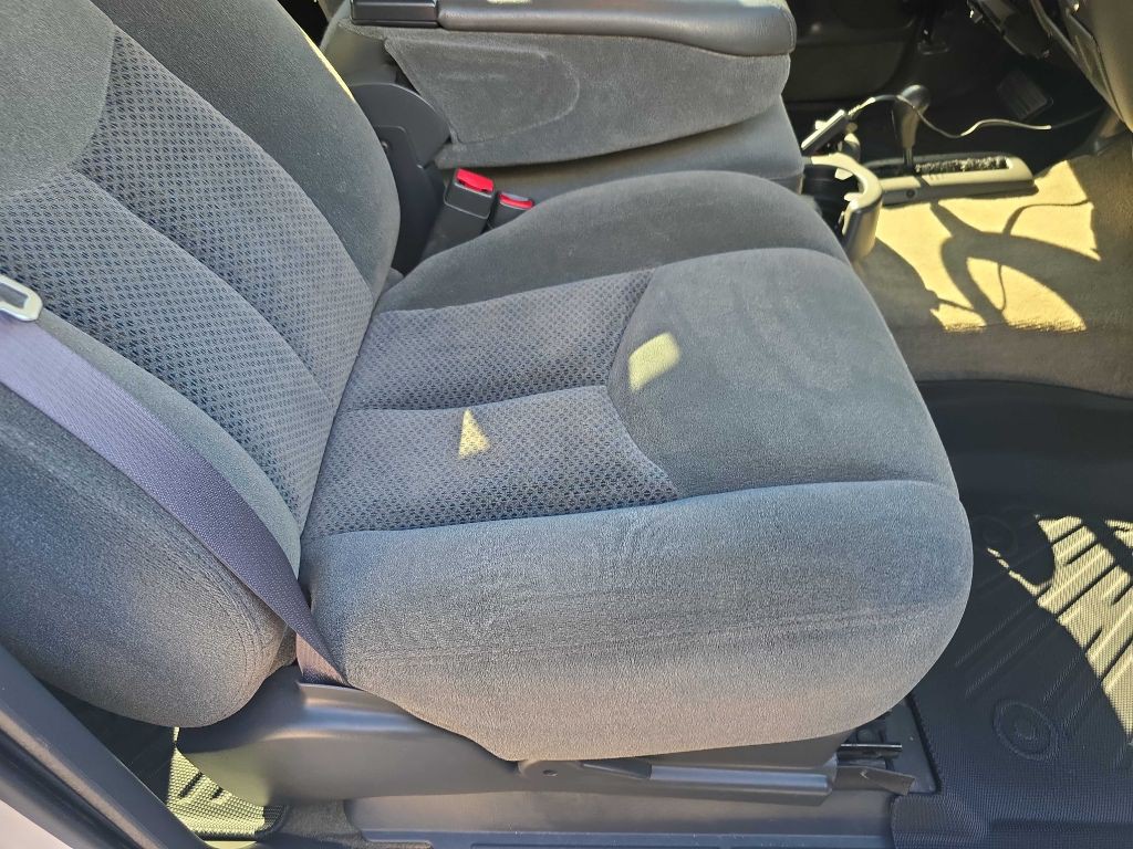 2004 Chevrolet Silverado 1500 Image 27