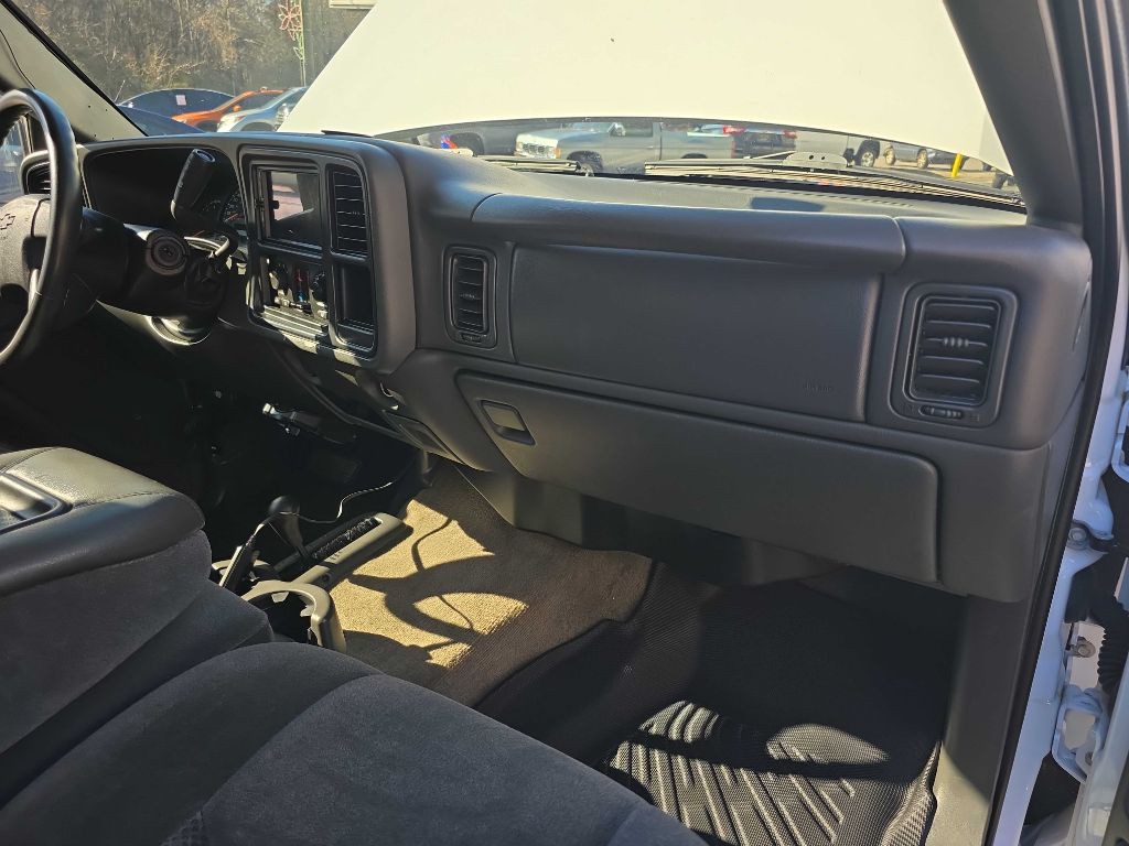 2004 Chevrolet Silverado 1500 Image 28