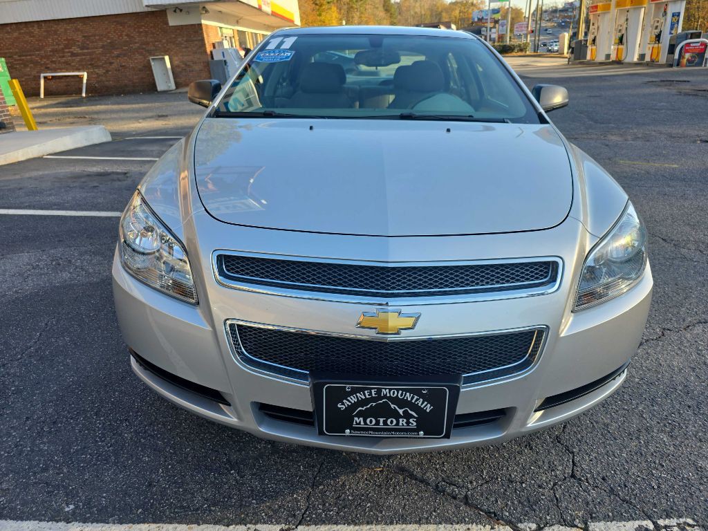 2011 Chevrolet Malibu Image 8