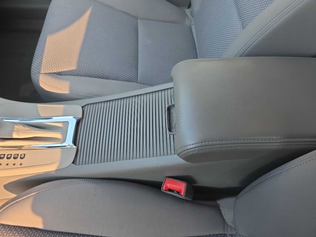 2011 Chevrolet Malibu Image 13