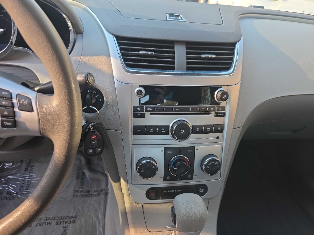 2011 Chevrolet Malibu Image 14