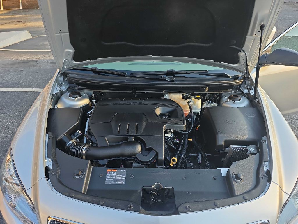 2011 Chevrolet Malibu Image 24