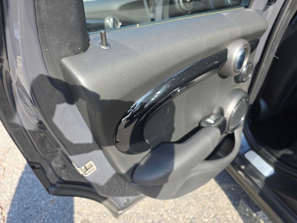 2019 MINI Cooper Image 14