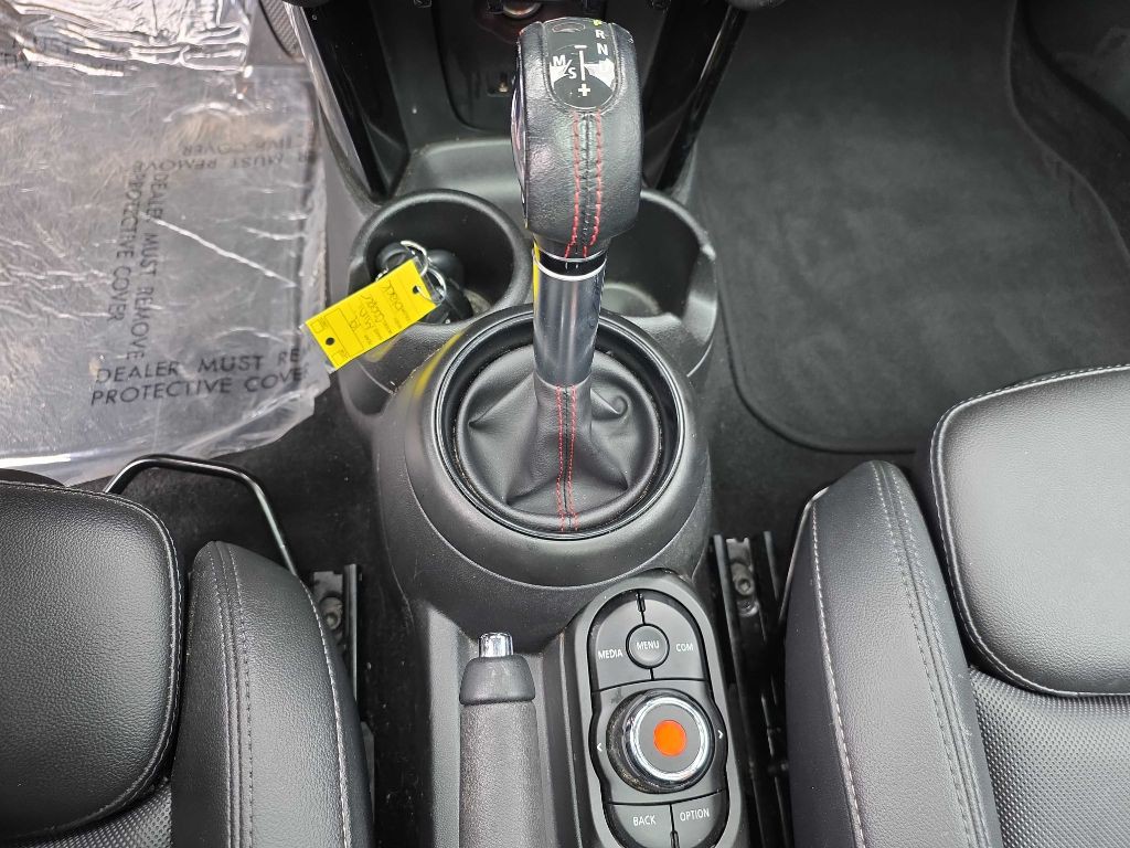 2019 MINI Cooper Image 13