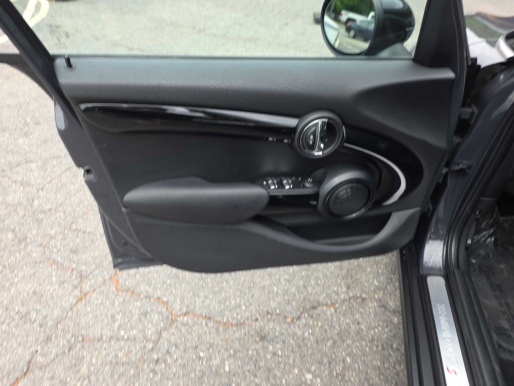 2019 MINI Cooper Image 14