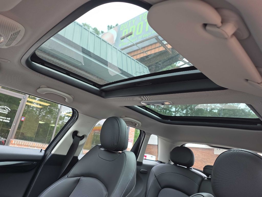 2019 MINI Cooper Image 15