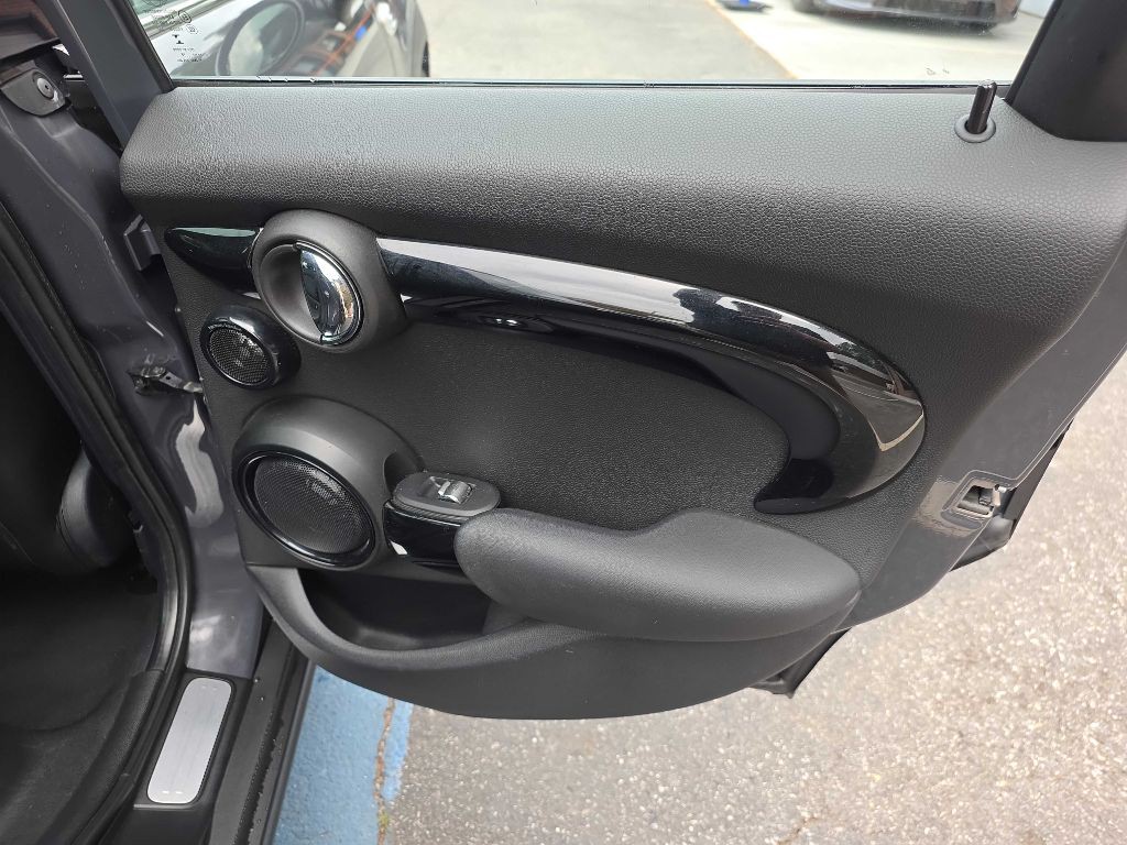2019 MINI Cooper Image 21