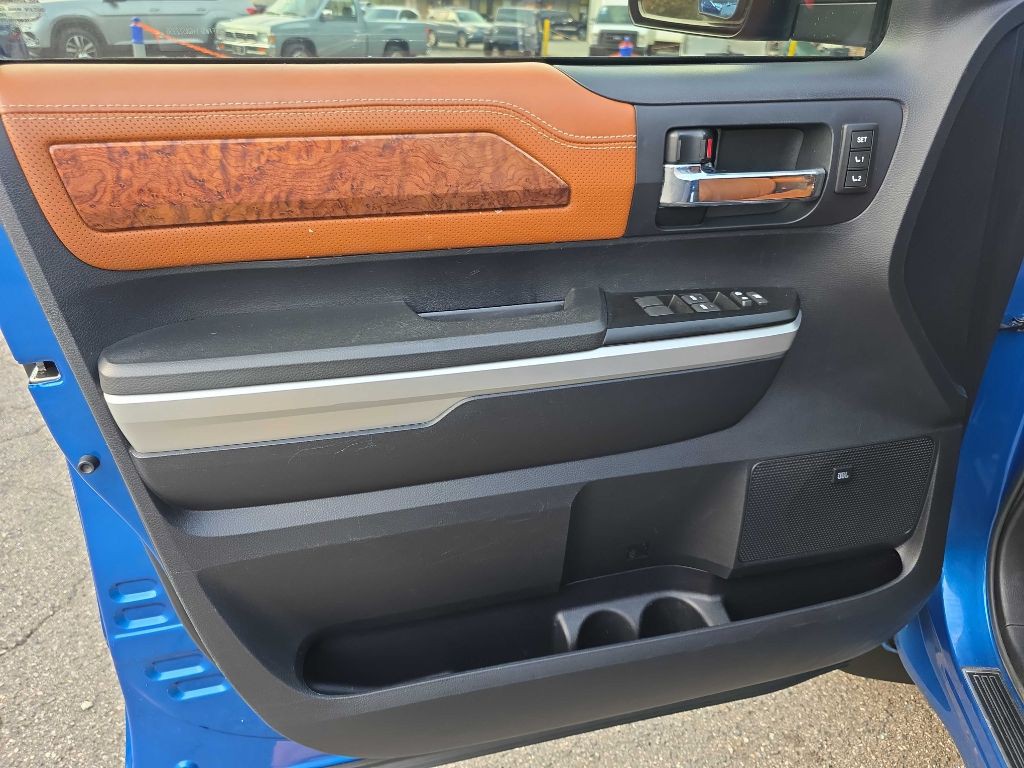 2016 Toyota Tundra Image 10