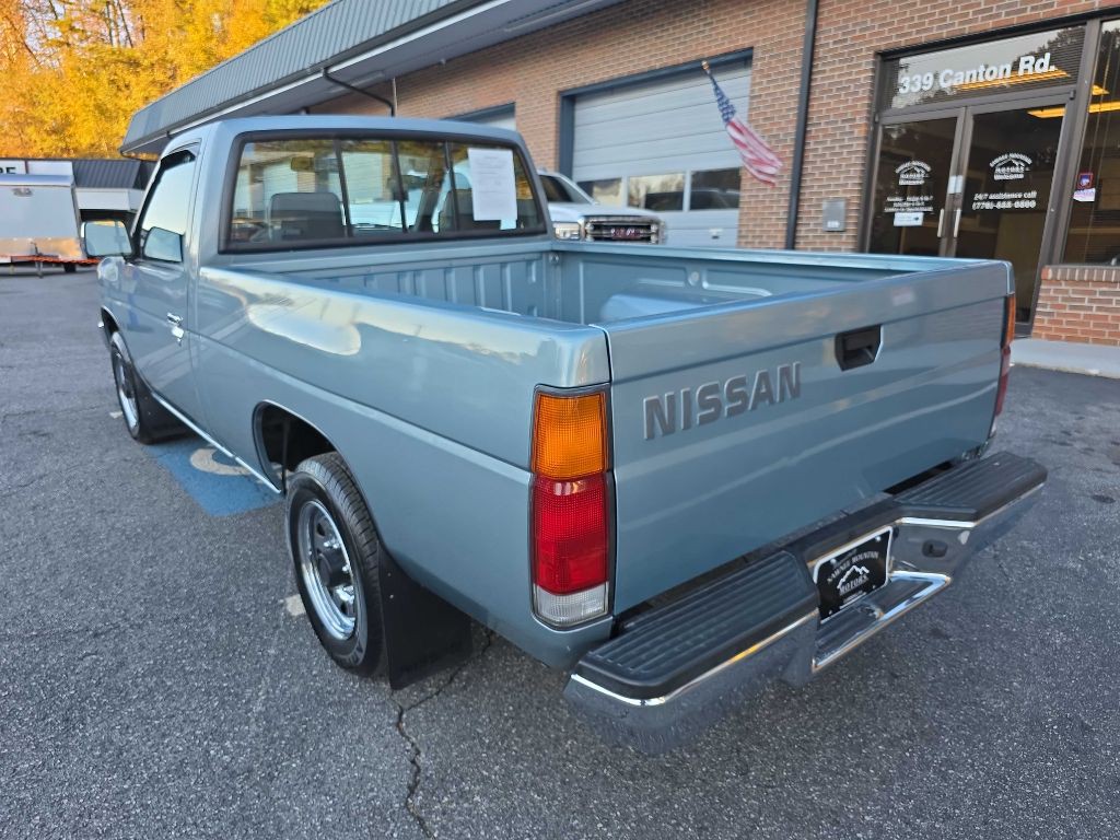 1993 Nissan Truck Image 3