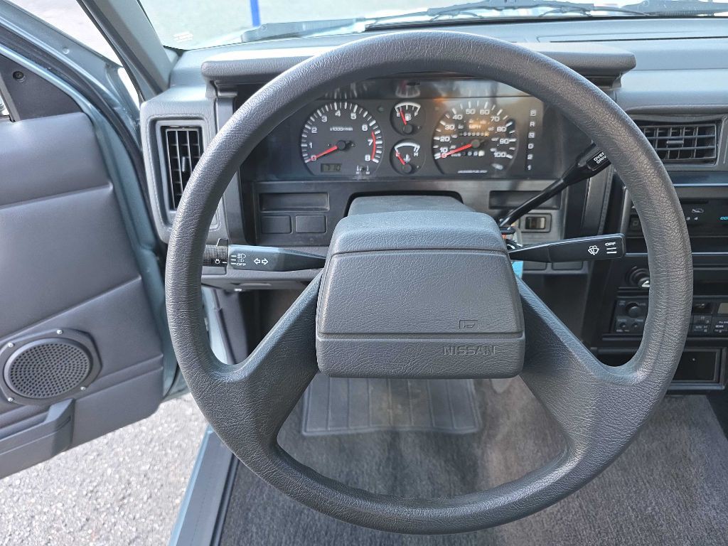 1993 Nissan Truck Image 23