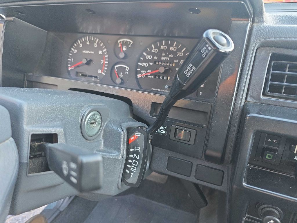 1993 Nissan Truck Image 25