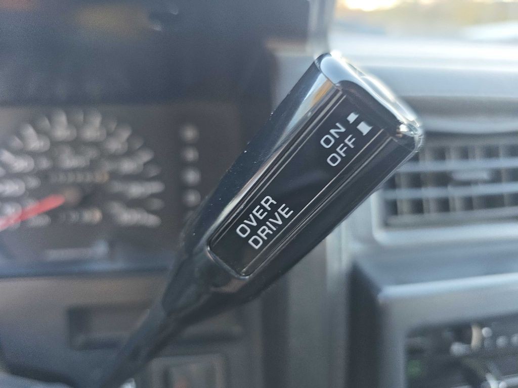 1993 Nissan Truck Image 26