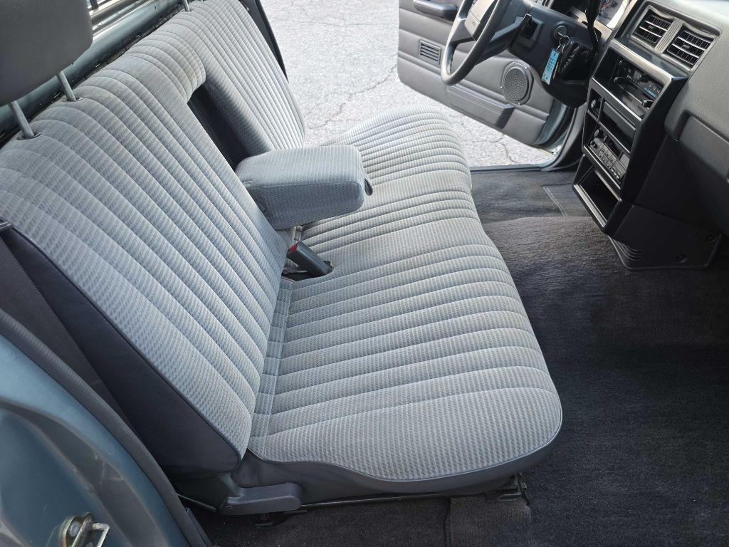 1993 Nissan Truck Image 33