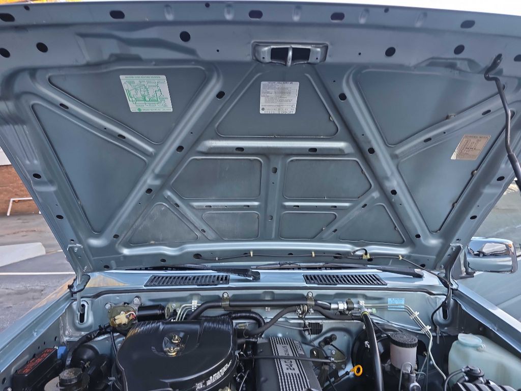 1993 Nissan Truck Image 36